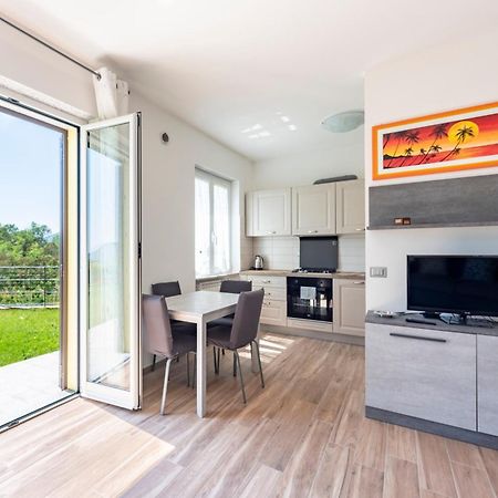 Joivy Villa Guanna - Charming Flat With Garden Bracco Екстер'єр фото
