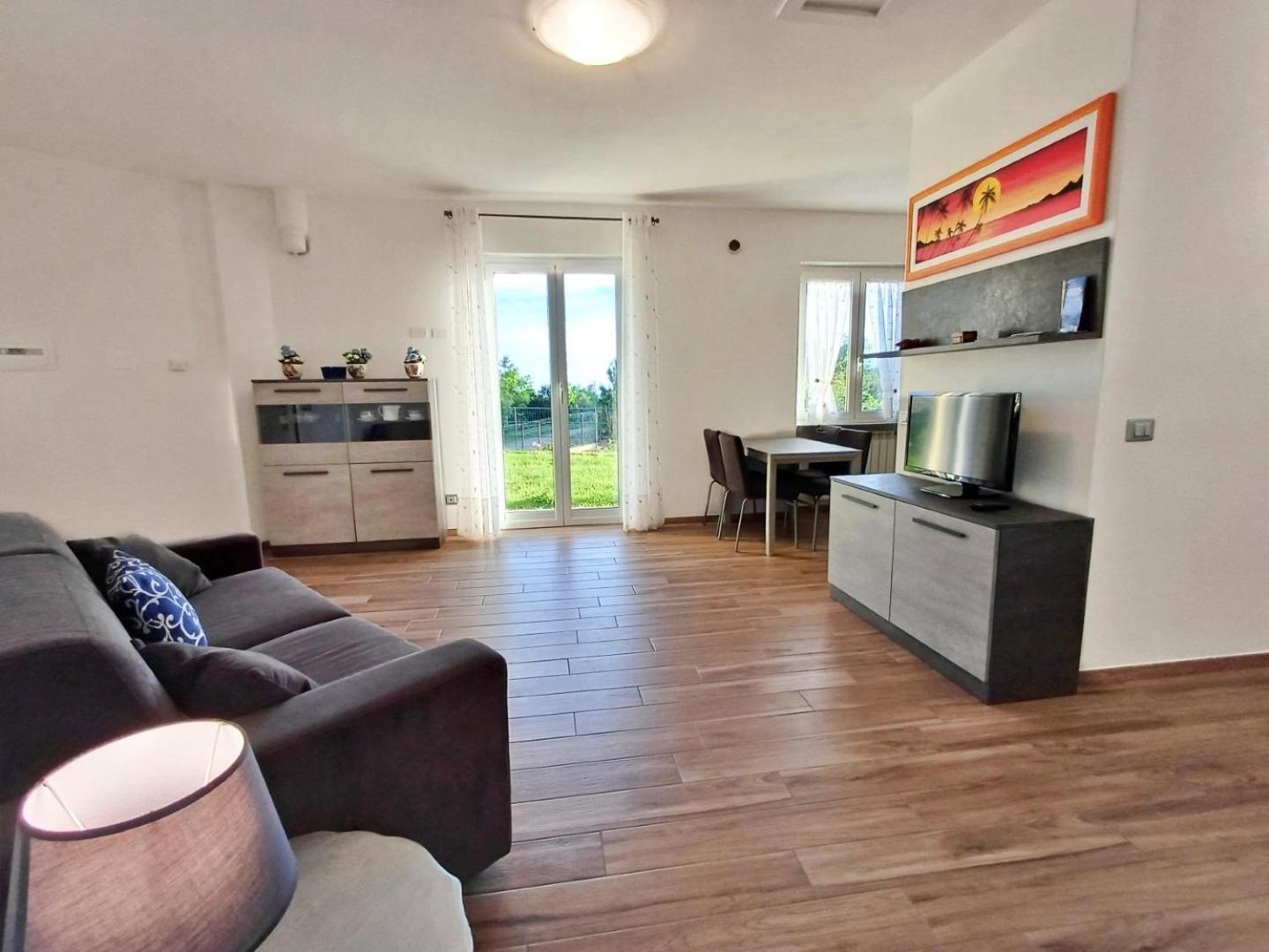 Joivy Villa Guanna - Charming Flat With Garden Bracco Екстер'єр фото