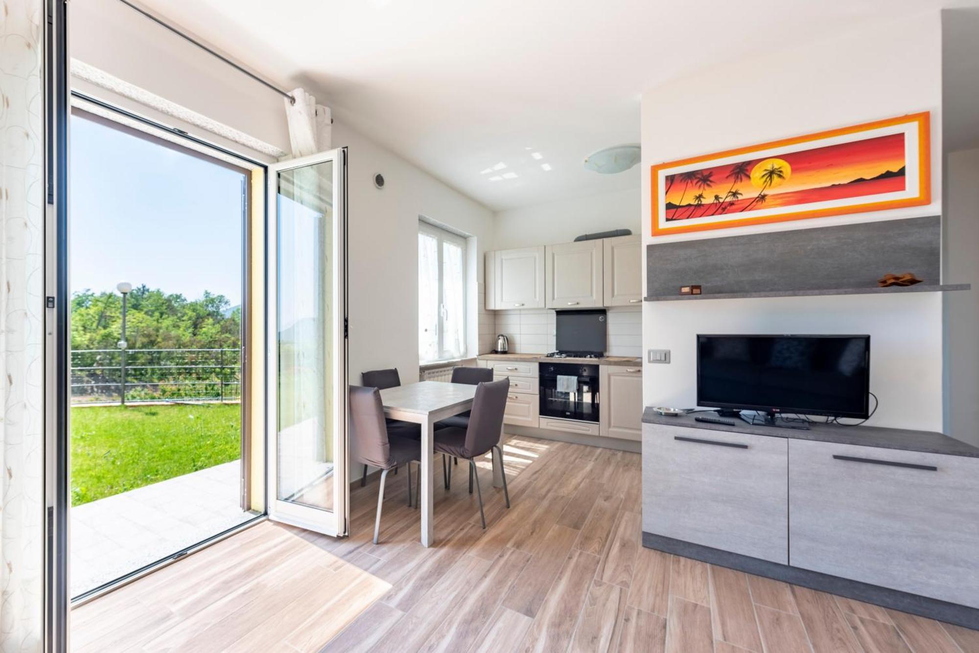 Joivy Villa Guanna - Charming Flat With Garden Bracco Екстер'єр фото