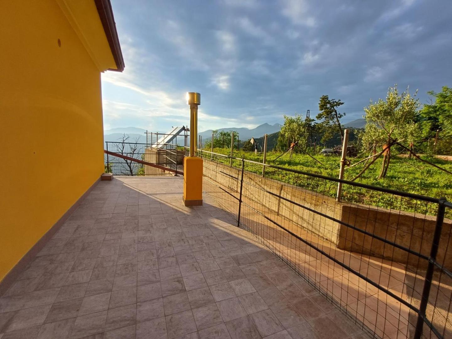 Joivy Villa Guanna - Charming Flat With Garden Bracco Екстер'єр фото