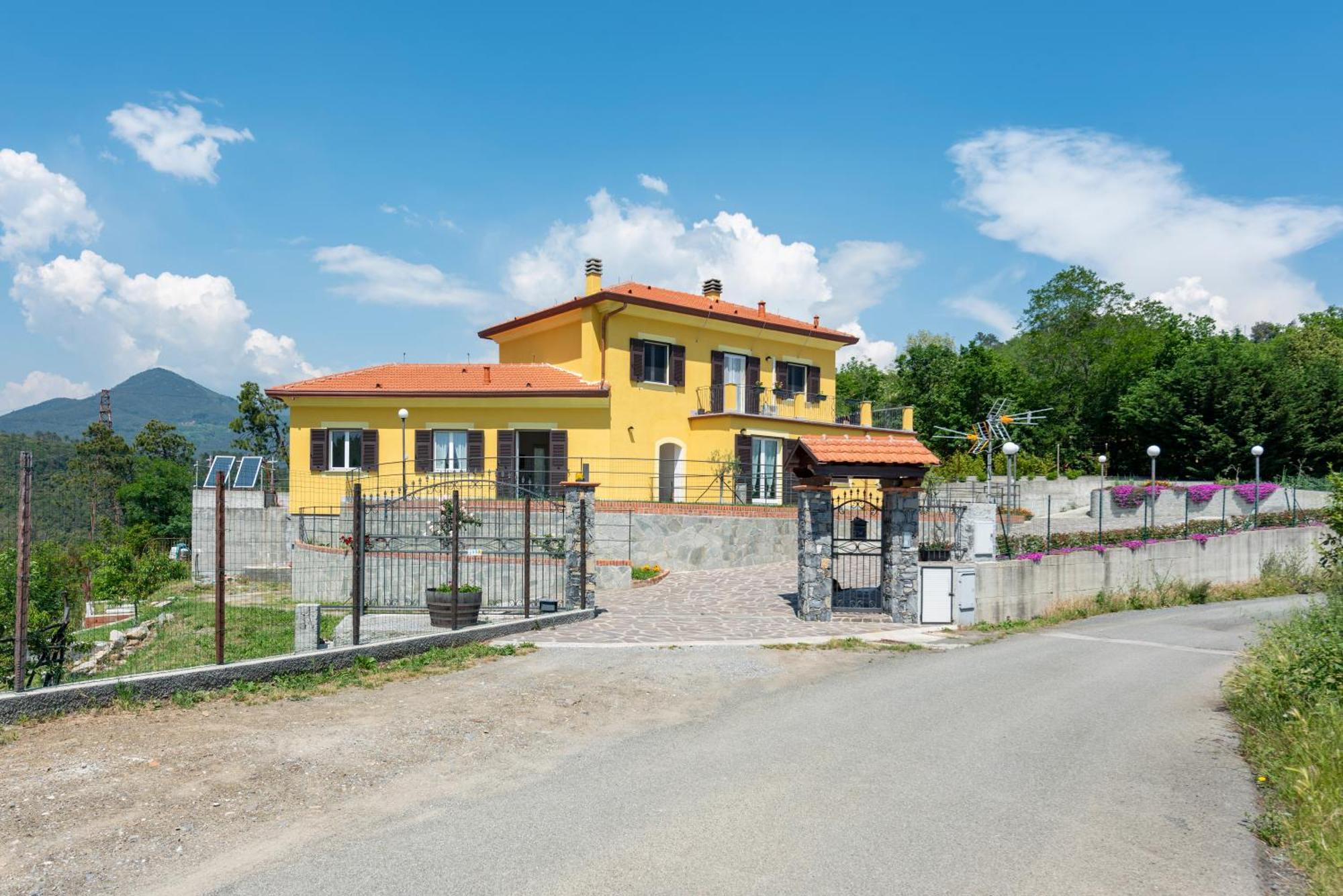 Joivy Villa Guanna - Charming Flat With Garden Bracco Екстер'єр фото
