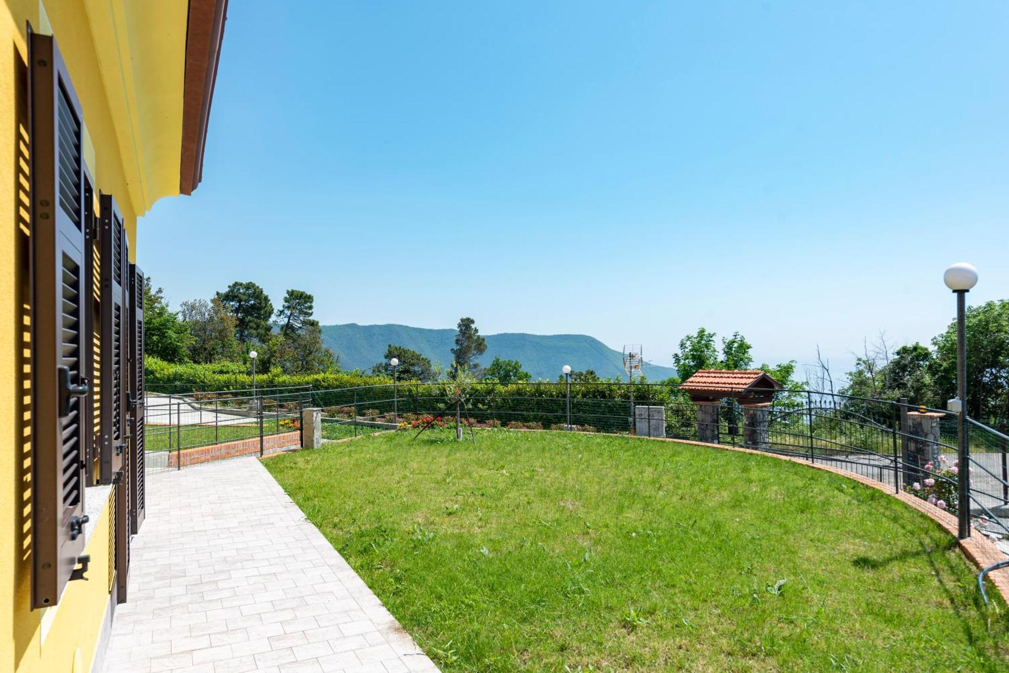 Joivy Villa Guanna - Charming Flat With Garden Bracco Екстер'єр фото