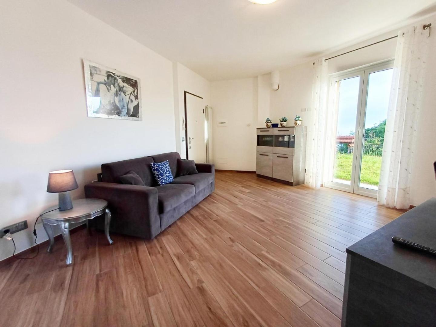 Joivy Villa Guanna - Charming Flat With Garden Bracco Екстер'єр фото