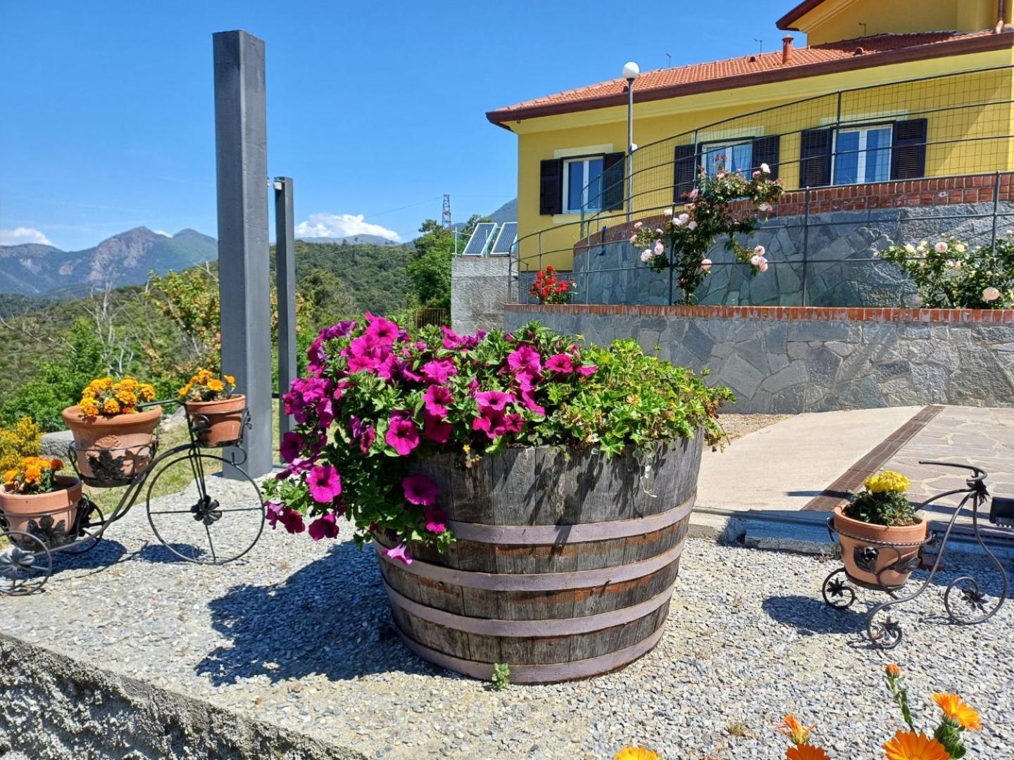 Joivy Villa Guanna - Charming Flat With Garden Bracco Екстер'єр фото