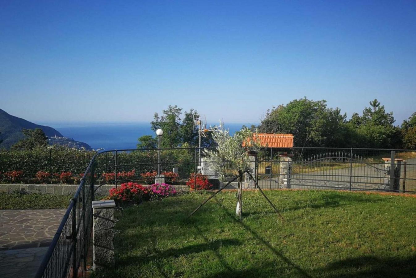 Joivy Villa Guanna - Charming Flat With Garden Bracco Екстер'єр фото
